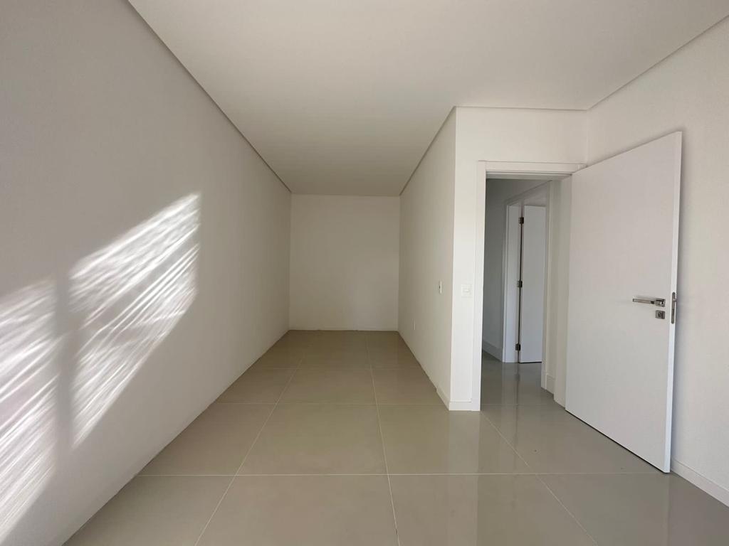 Apartamento no Brava Palace Residence na Praia Brava - foto 9