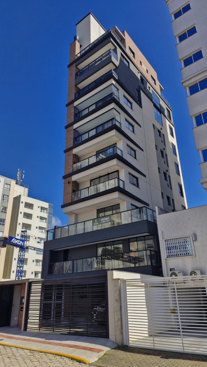 Duplex no Ed. Brava 22 na Praia Brava - foto 2