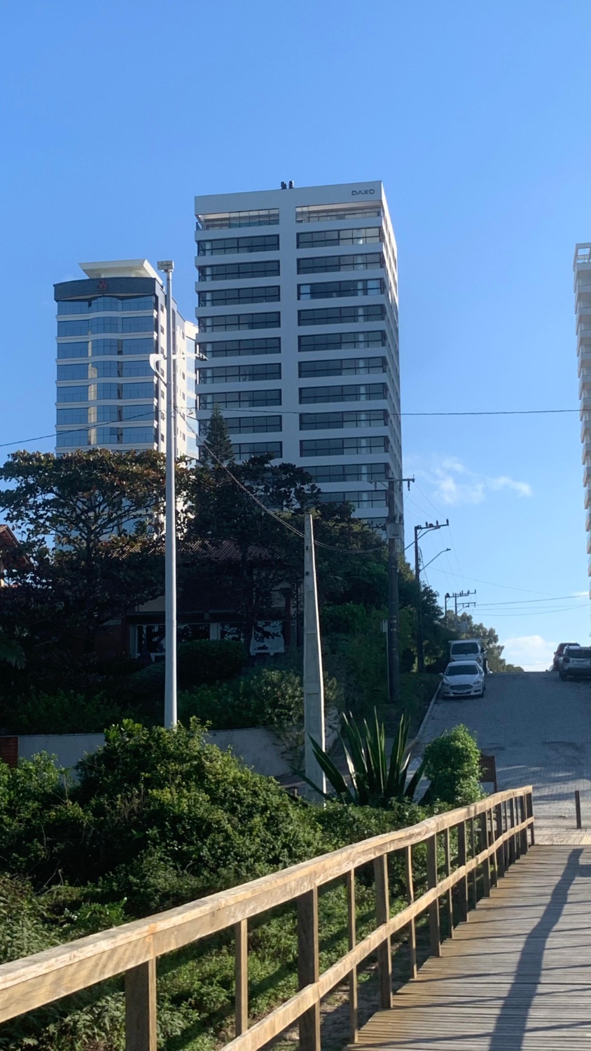 Apartamento no Ed. Mykonos Residence em Balneário Piçarras - foto 13