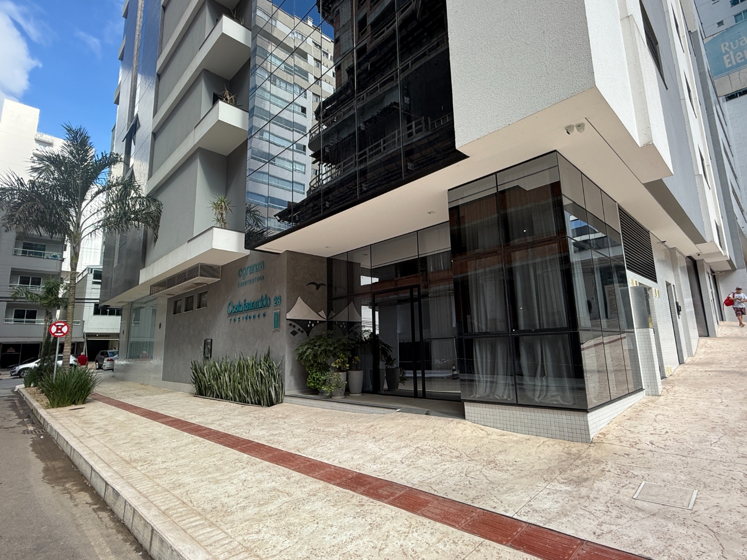 Apartamento no Ed. Costa Esmeralda Residence em Balneário Camboriú - foto 3