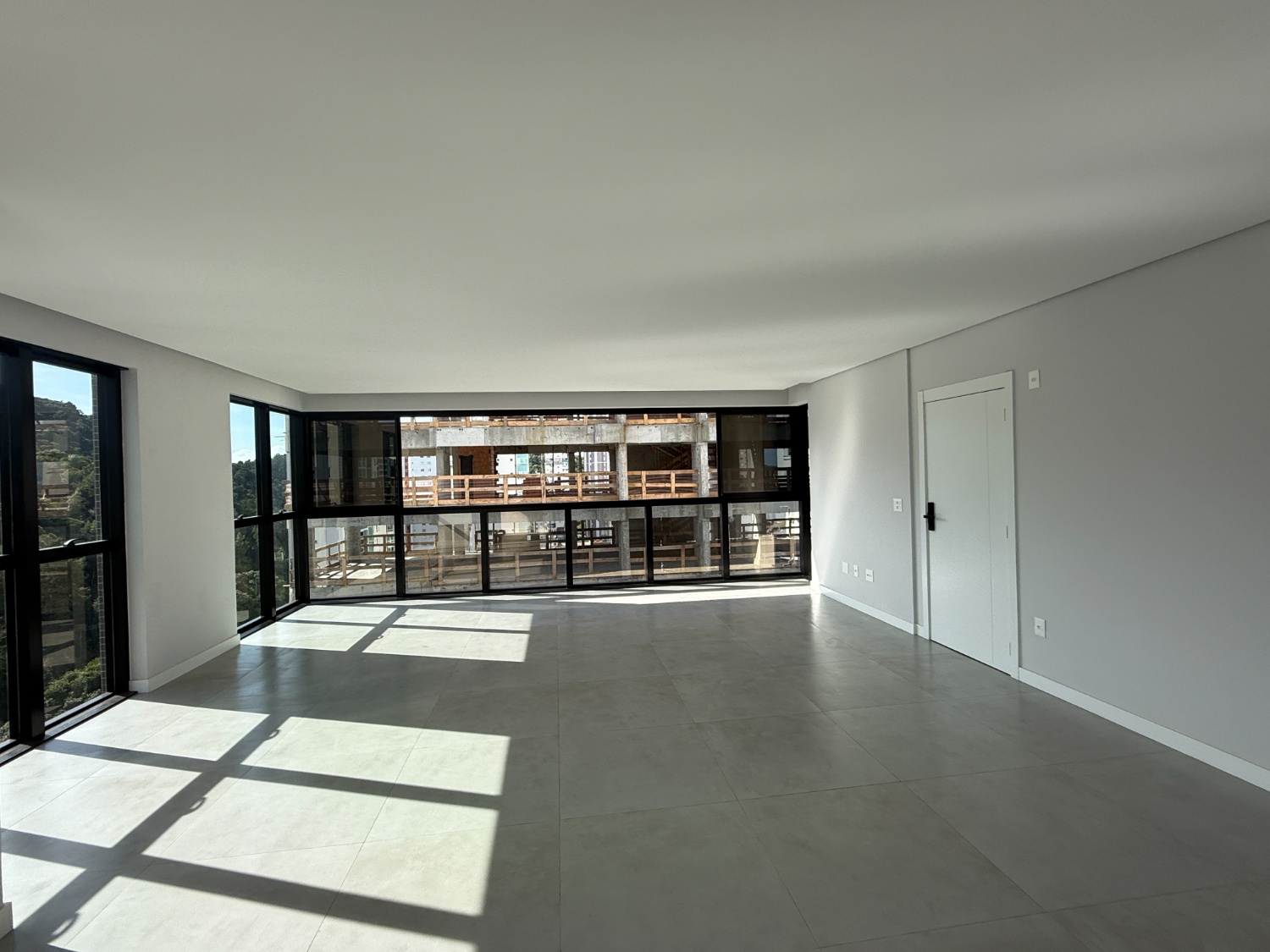 Apartamento no Ed. Costa Esmeralda Residence em Balneário Camboriú - foto 4