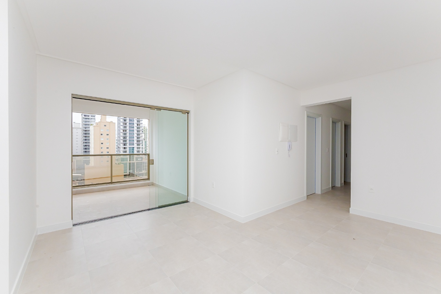 Apartamento no Ed. Ville de Lyon em Meia Praia - Itapema/SC - foto 4