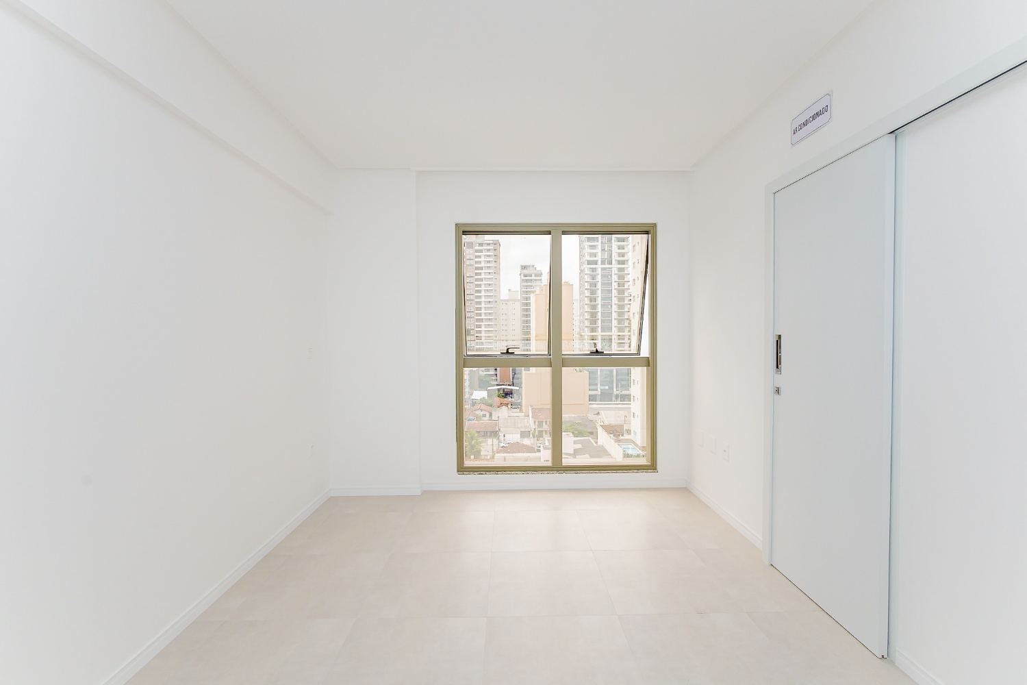 Apartamento no Ed. Ville de Lyon em Meia Praia - Itapema/SC - foto 9
