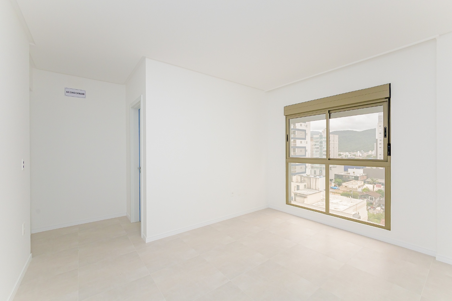 Apartamento no Ed. Ville de Lyon em Meia Praia - Itapema/SC - foto 13