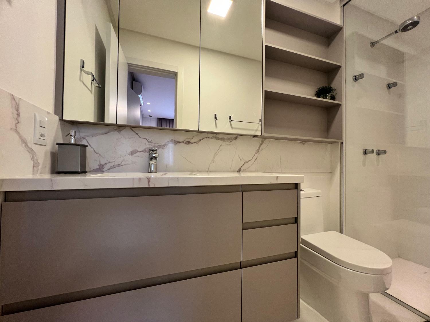 Apartamento no Residencial Brava Arts na Praia Brava - foto 10