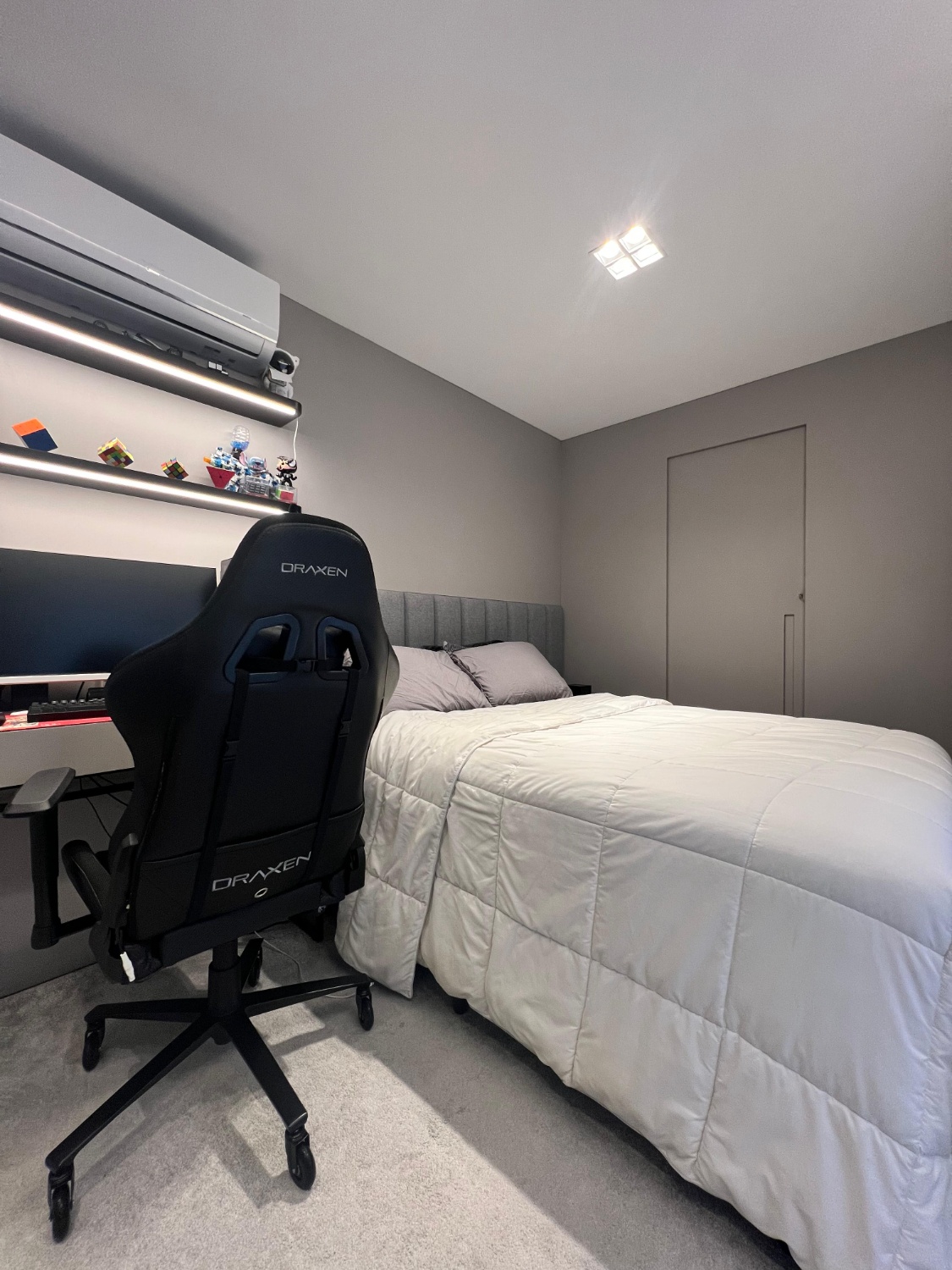 Apartamento no Ed. Saint Antoine na Praia dos Amores em Balneário Camboriú - foto 13