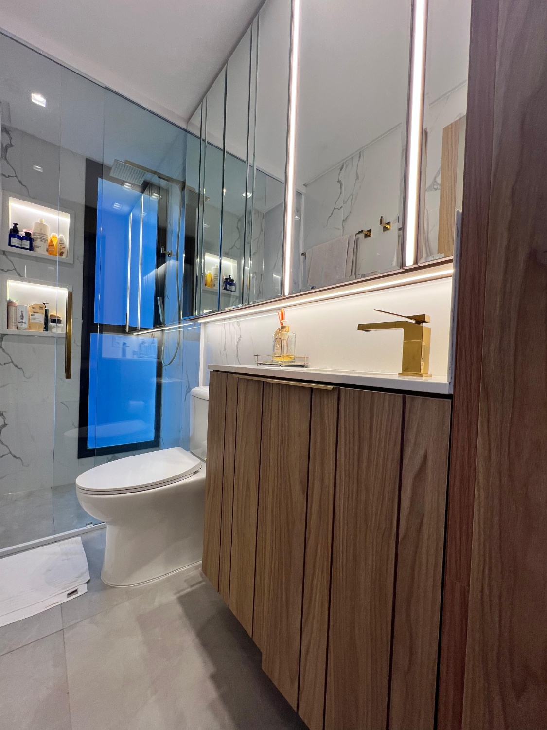 Apartamento no Ed. Saint Antoine na Praia dos Amores em Balneário Camboriú - foto 14