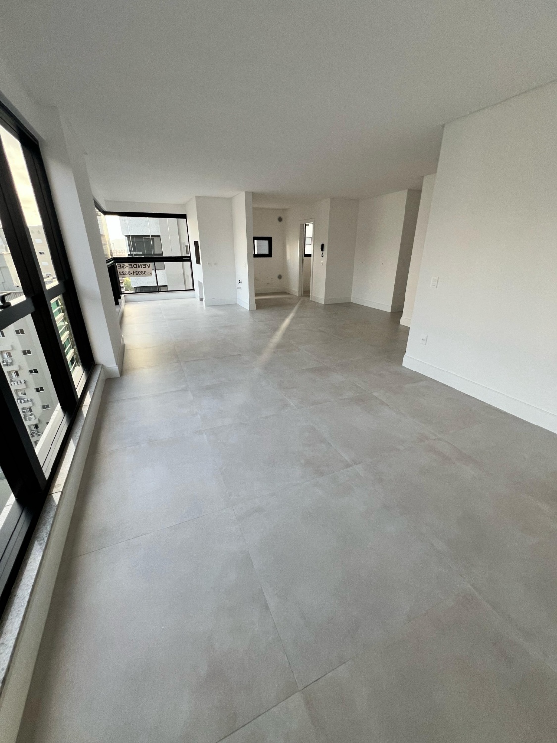 Apartamento no Ed. Fiore Del Mare em Meia Praia - Itapema/SC - foto 2