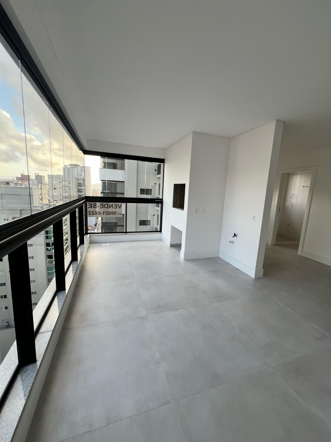Apartamento no Ed. Fiore Del Mare em Meia Praia - Itapema/SC - foto 5