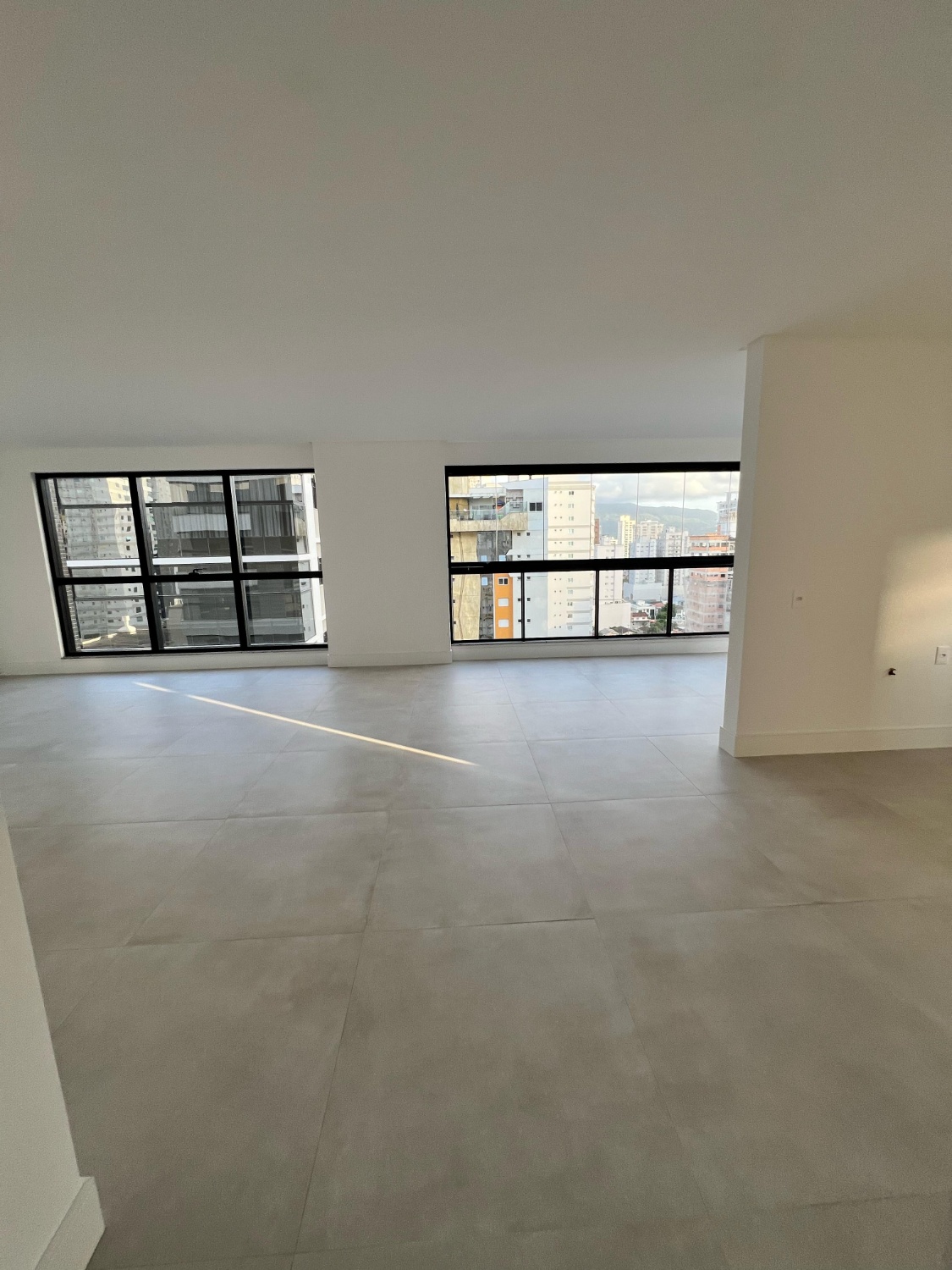 Apartamento no Ed. Fiore Del Mare em Meia Praia - Itapema/SC - foto 15