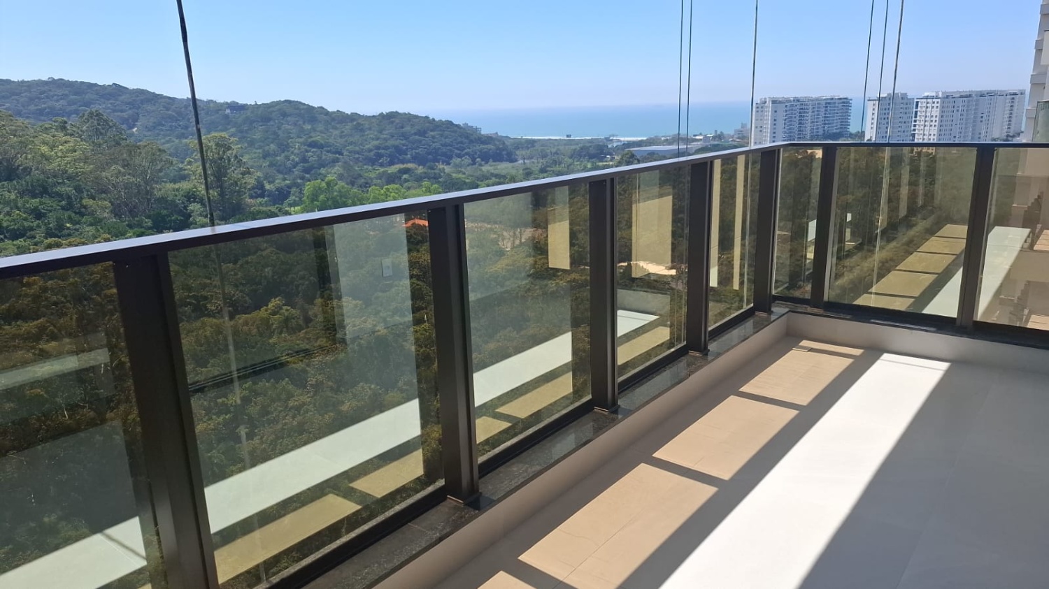 Apartamento no Ed. Torres da Brava na Praia Brava - Praia Brava - foto 3