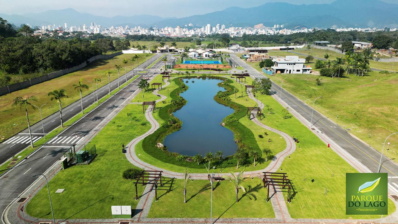 Terreno no Condomínio Parque do Lago em Camboriú