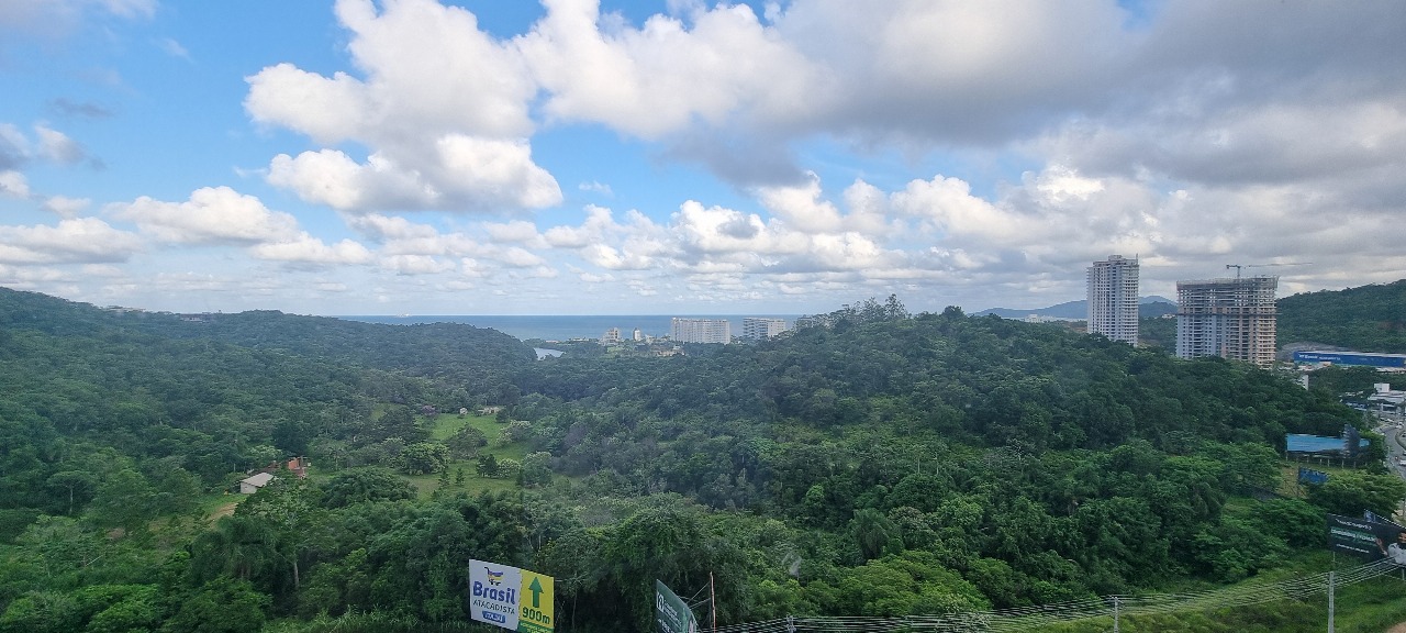 Apartamento no Ed. Max Haus na Praia Brava - foto 2