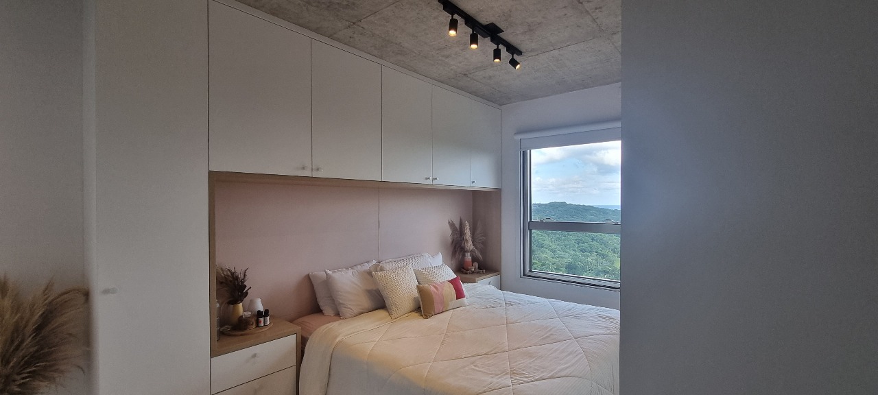 Apartamento no Ed. Max Haus na Praia Brava - foto 18