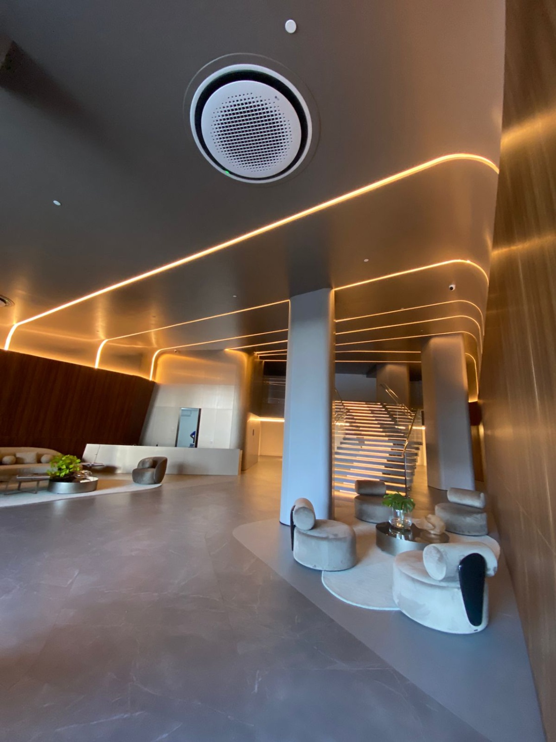 Apartamento no Ed. Yachthouse by Pininfarina na Barra Sul em Balneário Camboriú - foto 4