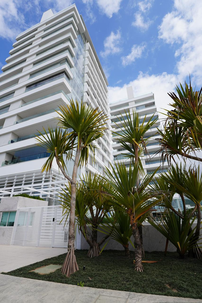 Apartamento no Ed. Riva na Praia Brava