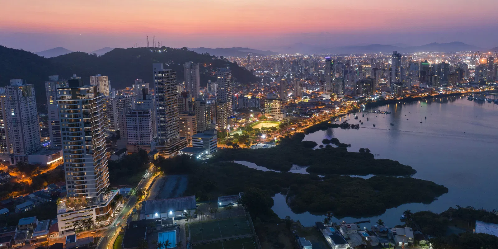 Apartamento no Ed. Vista Mare em Praia Brava/SC - foto 10