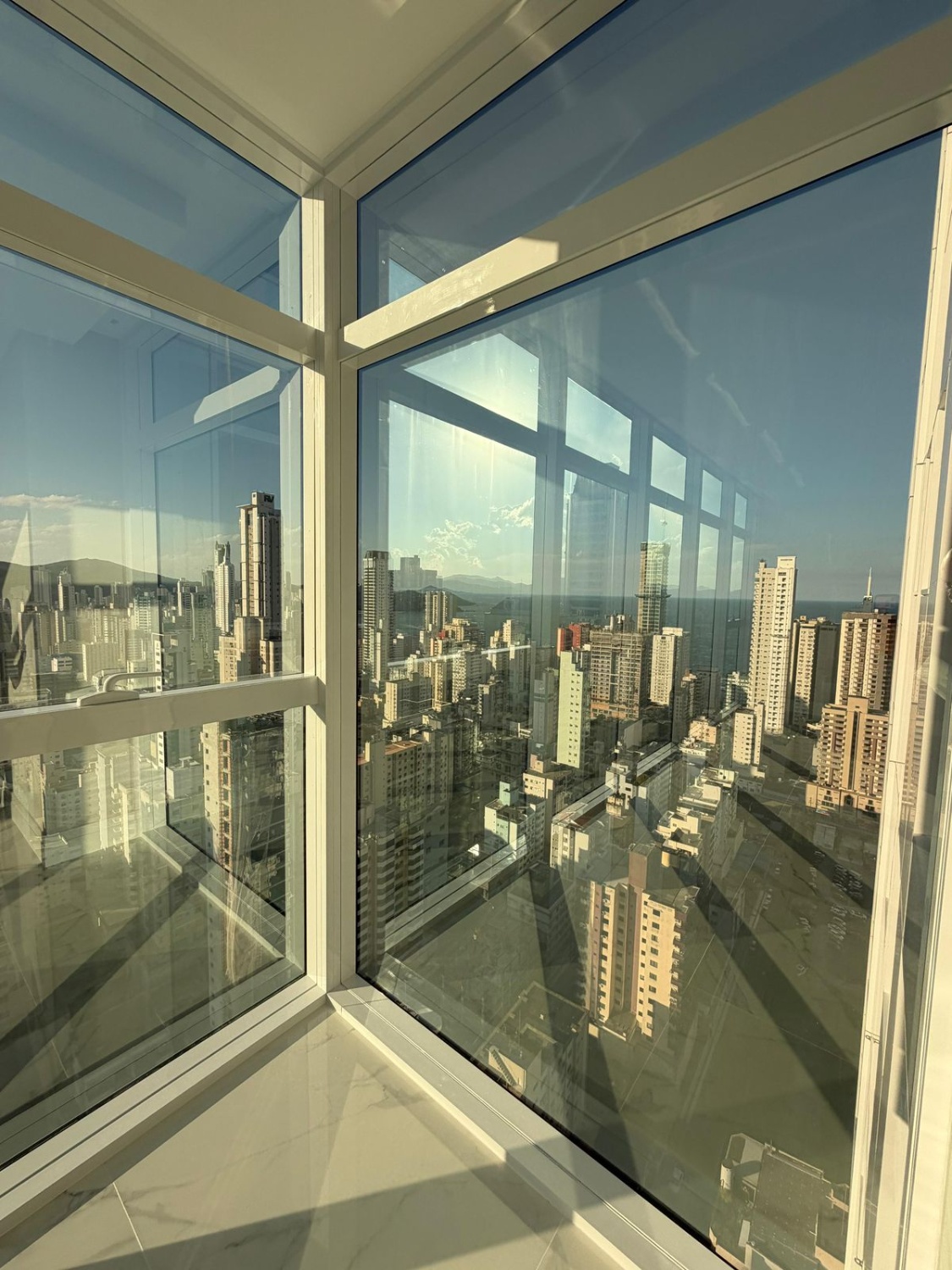 Apartamento no Ed. Horizon Residence em Balneário Camboriú - foto 7