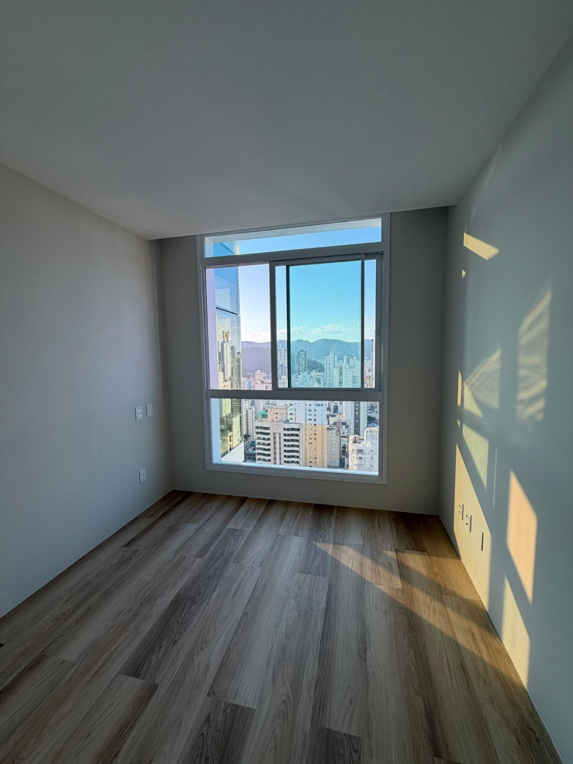 Apartamento no Ed. Horizon Residence em Balneário Camboriú - foto 9