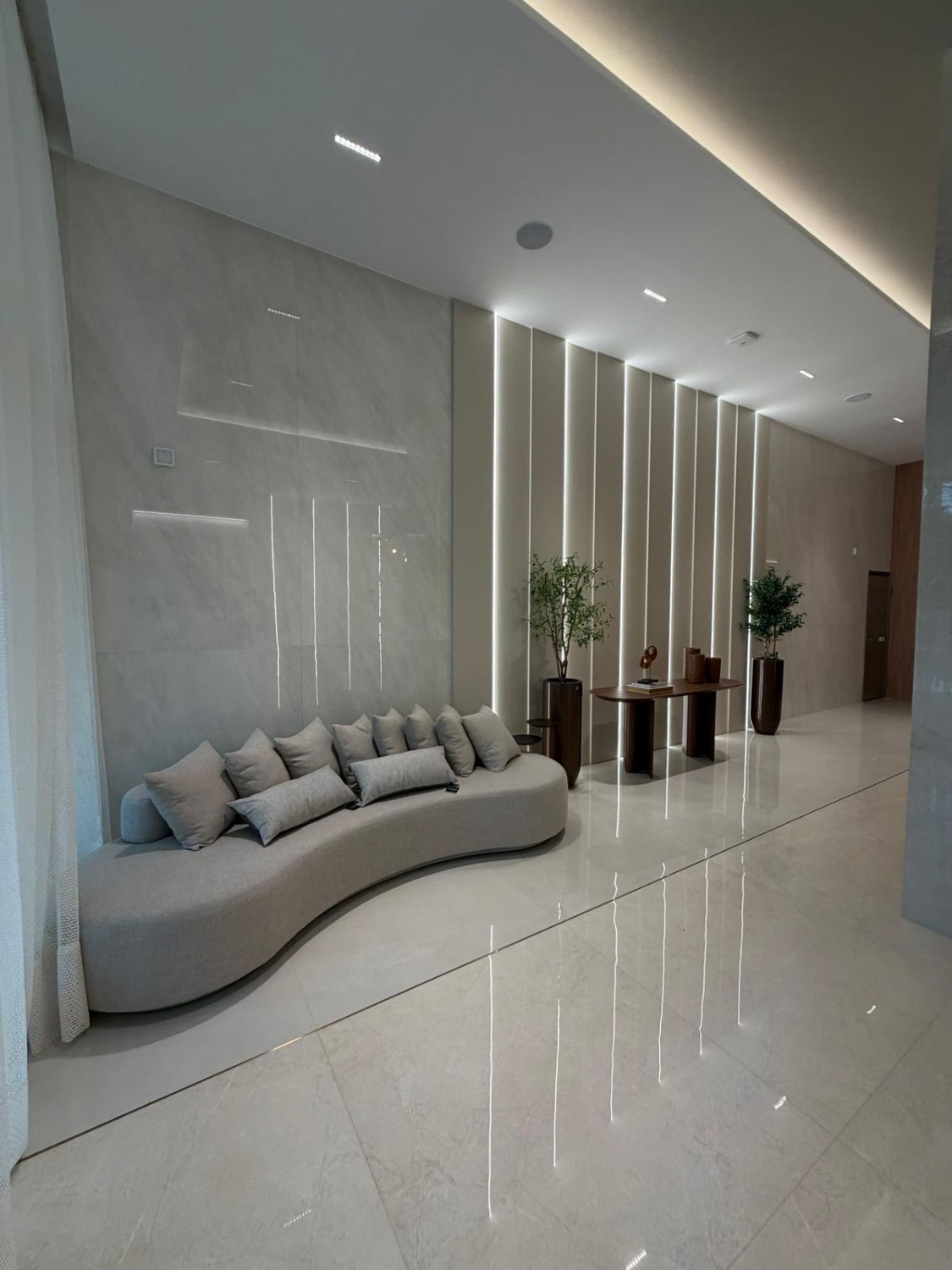 Apartamento no Ed. Horizon Residence em Balneário Camboriú - foto 19