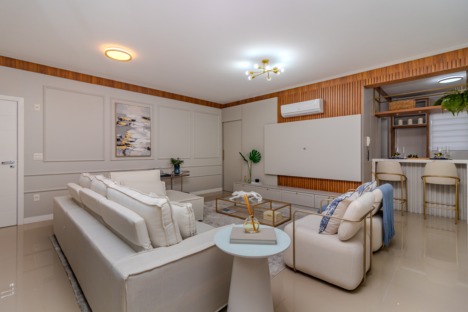 Apartamento no Ed. Rovere Della Luna em Balneário Camboriú - foto 4