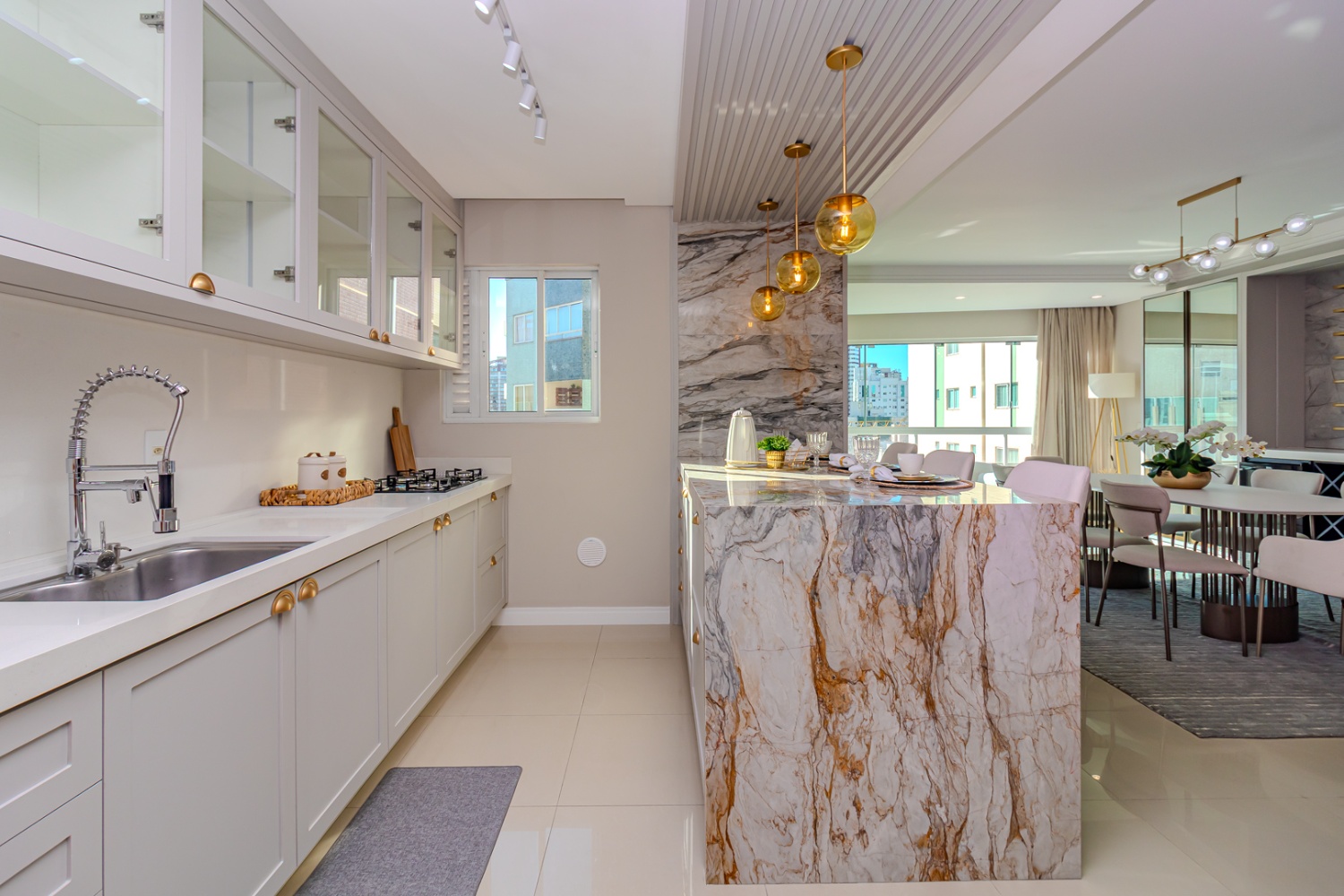 Apartamento no Ed. Lorena Cristina em Balneário Camboriú - foto 16