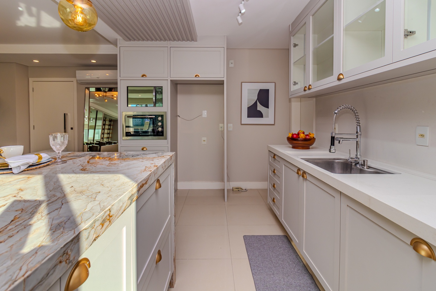 Apartamento no Ed. Lorena Cristina em Balneário Camboriú - foto 17