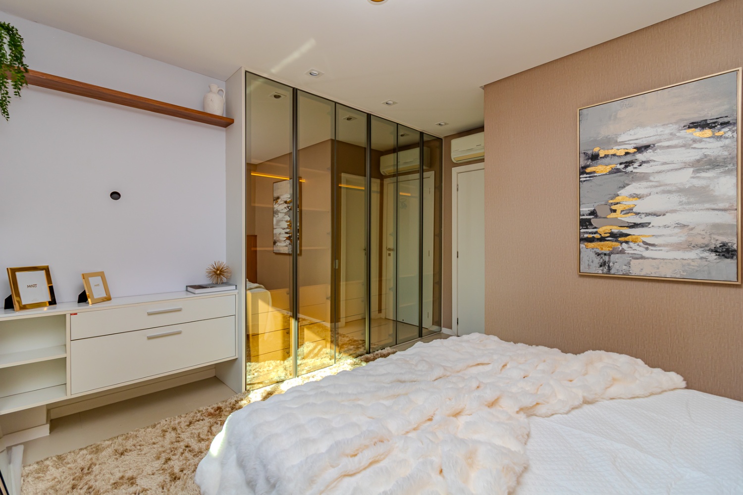 Apartamento no Ed. Lorena Cristina em Balneário Camboriú - foto 28