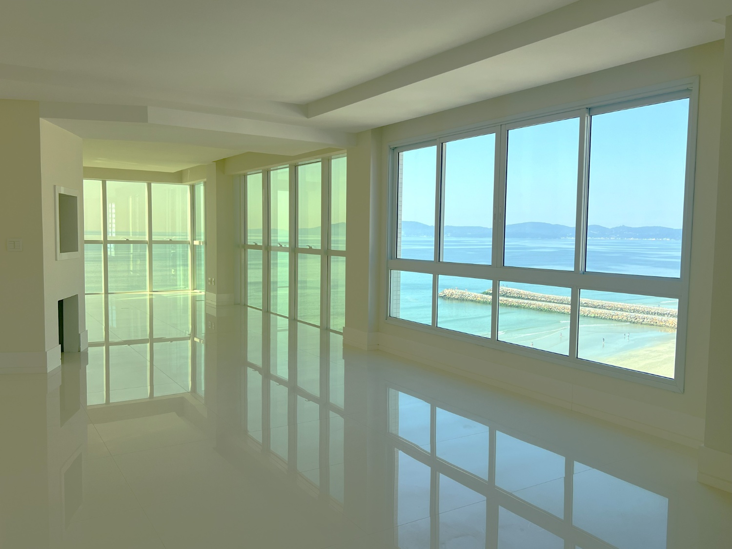 Apartamento no Ed. Riviera Del Sol em Itapema - foto 6