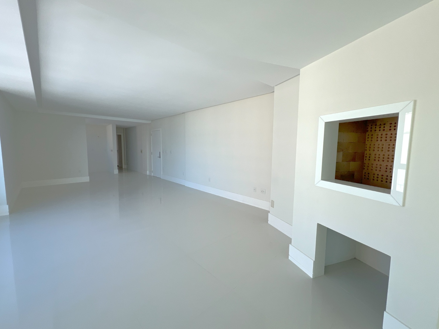Apartamento no Ed. Riviera Del Sol em Itapema - foto 9