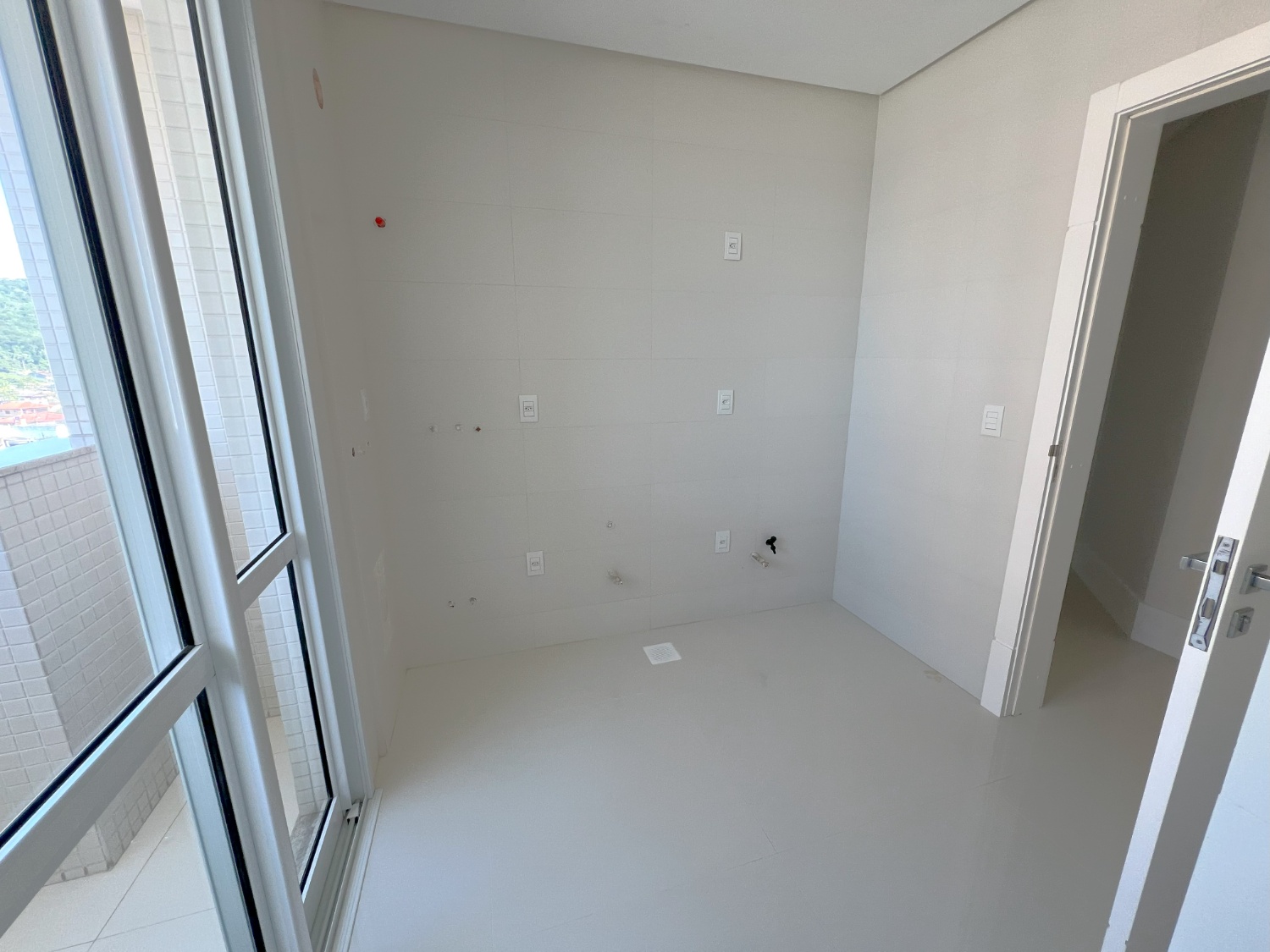 Apartamento no Ed. Riviera Del Sol em Itapema - foto 10