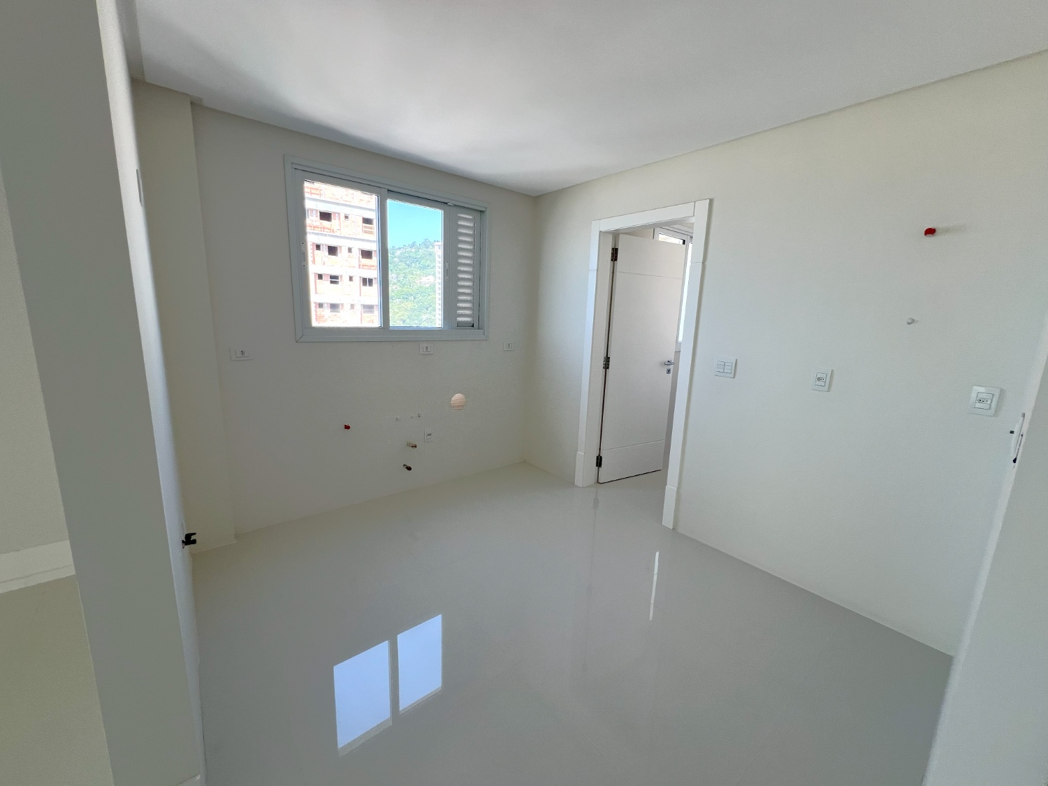 Apartamento no Ed. Riviera Del Sol em Itapema - foto 11