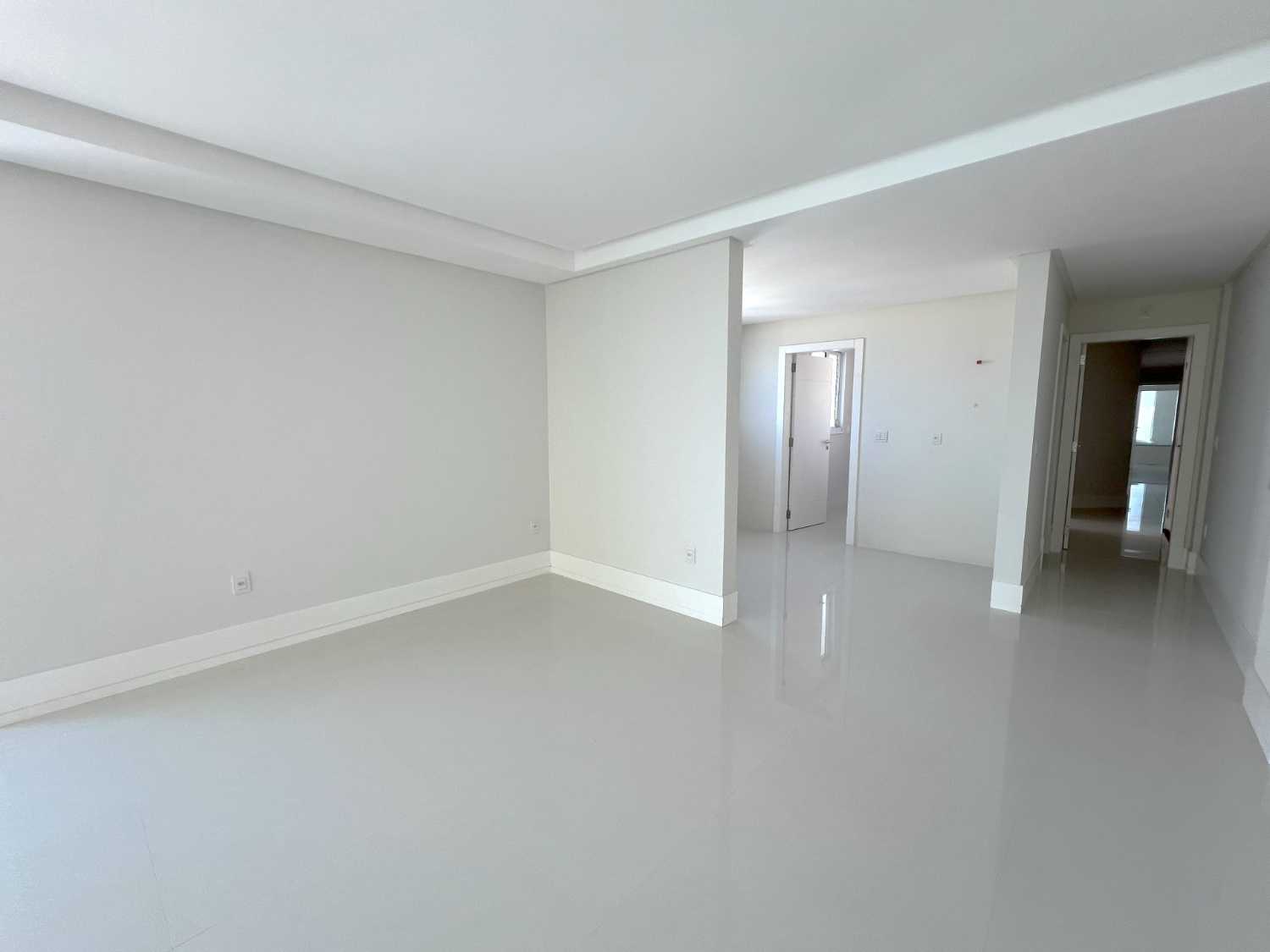 Apartamento no Ed. Riviera Del Sol em Itapema - foto 12