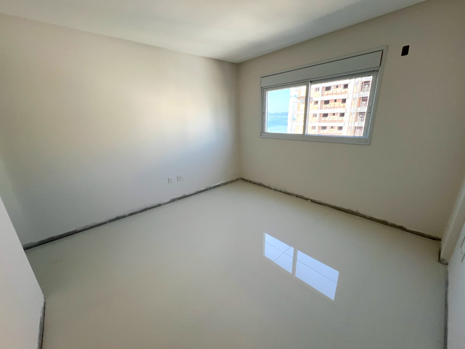 Apartamento no Ed. Riviera Del Sol em Itapema - foto 15
