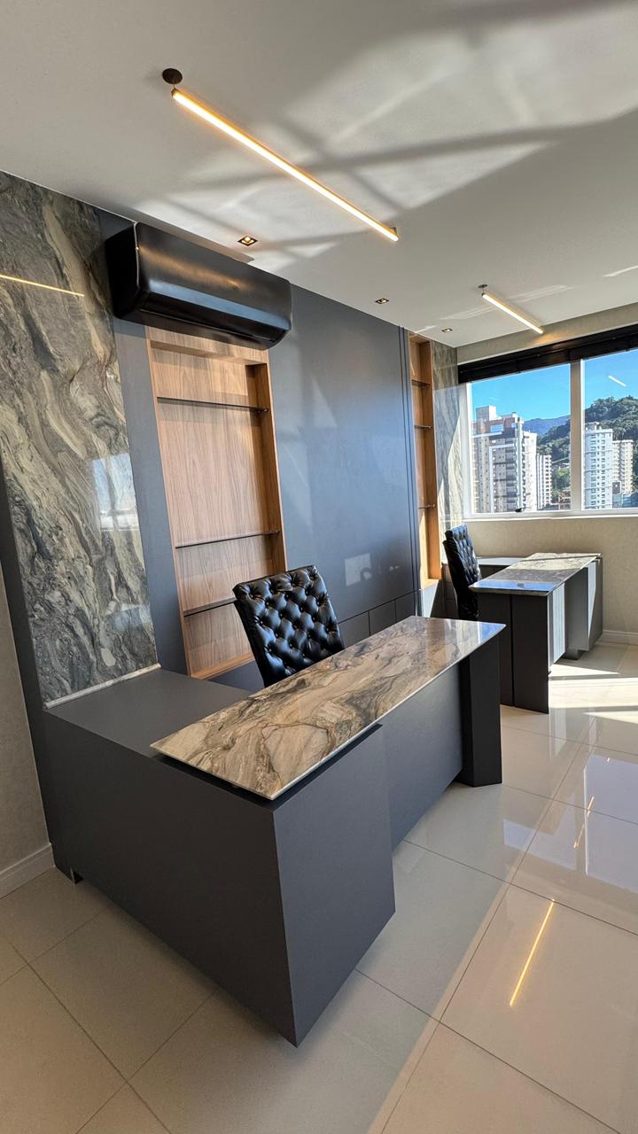 Sala Comercial no Ed. Platinum Excutive em Meia Praia - Itapema - foto 2