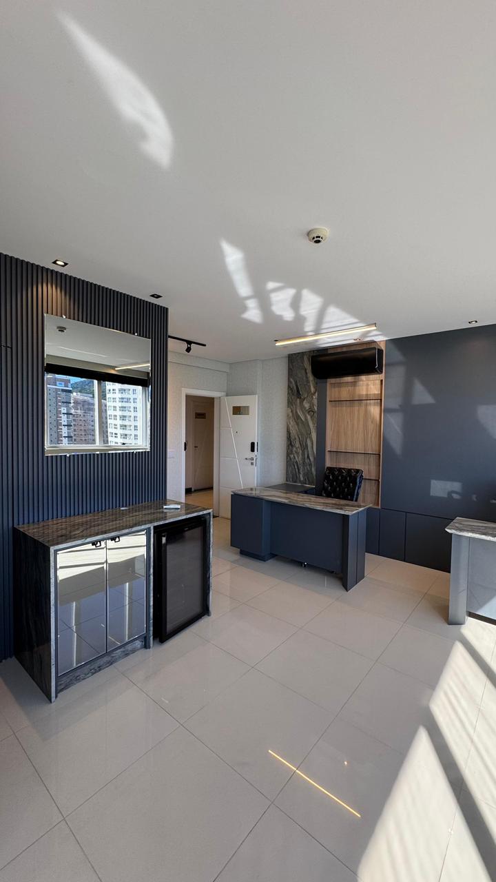 Sala Comercial no Ed. Platinum Excutive em Meia Praia - Itapema - foto 7