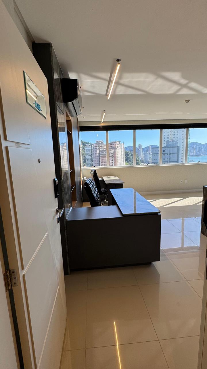 Sala Comercial no Ed. Platinum Excutive em Meia Praia - Itapema - foto 12
