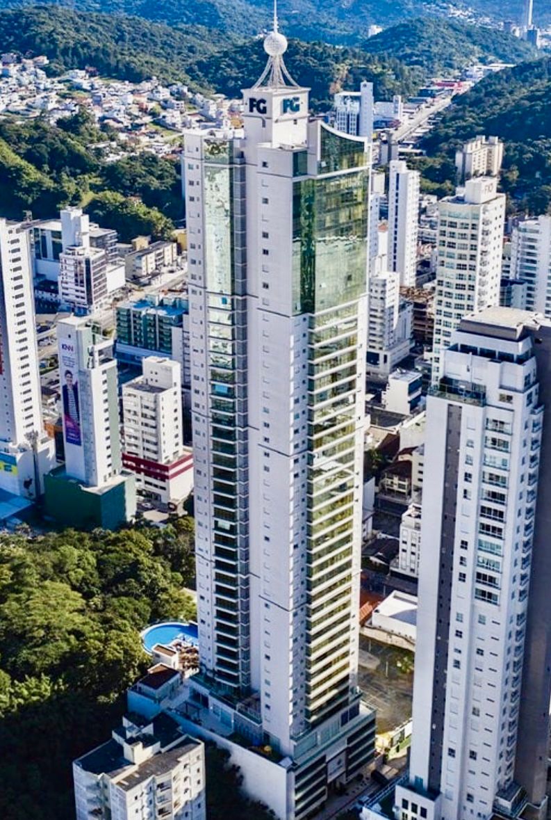 Apartamento no Edifício Alameda Jardins em Balneário Camboriú