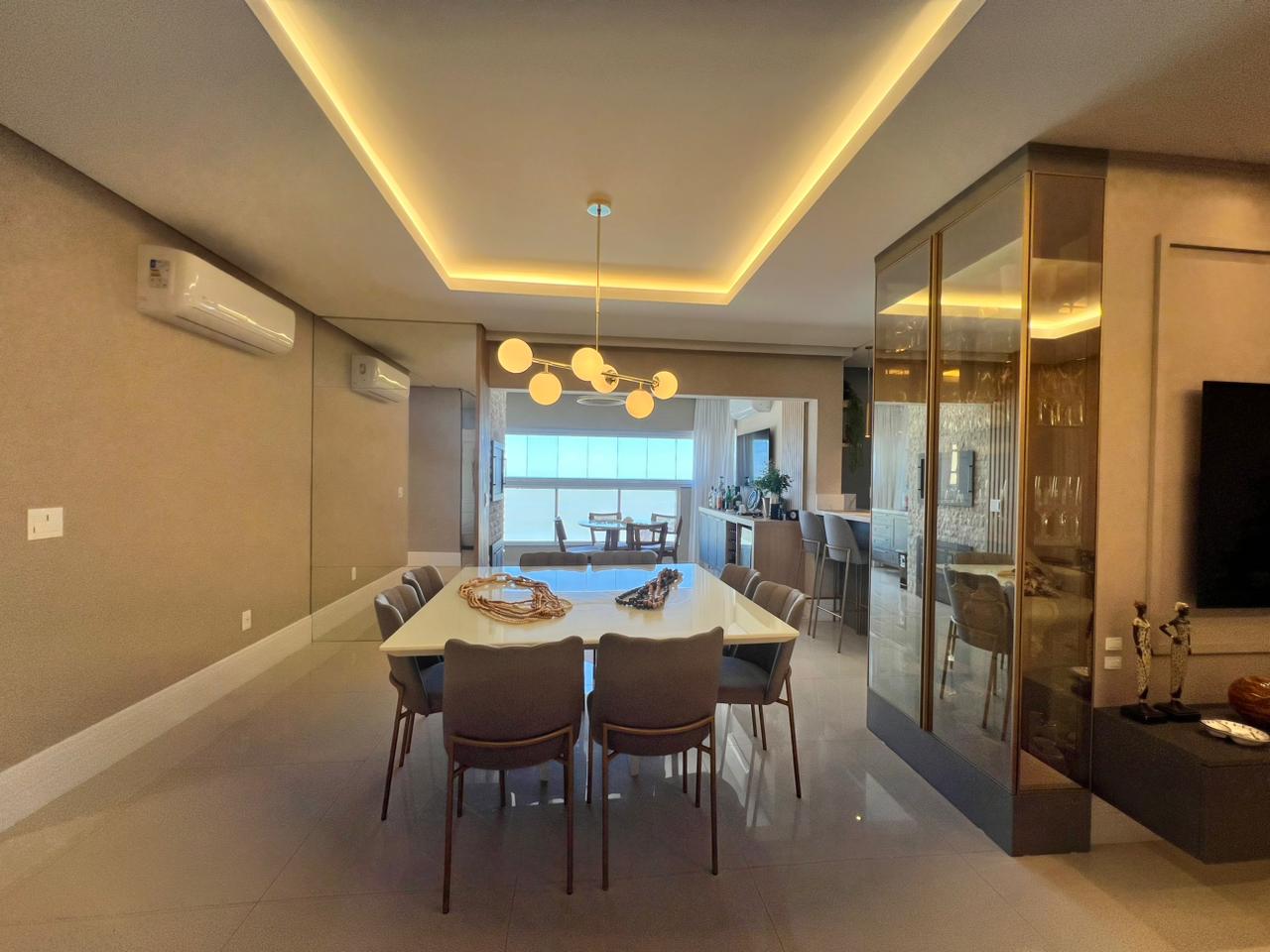 Apartamento no Ed. Château de Florence em Itapema - foto 4
