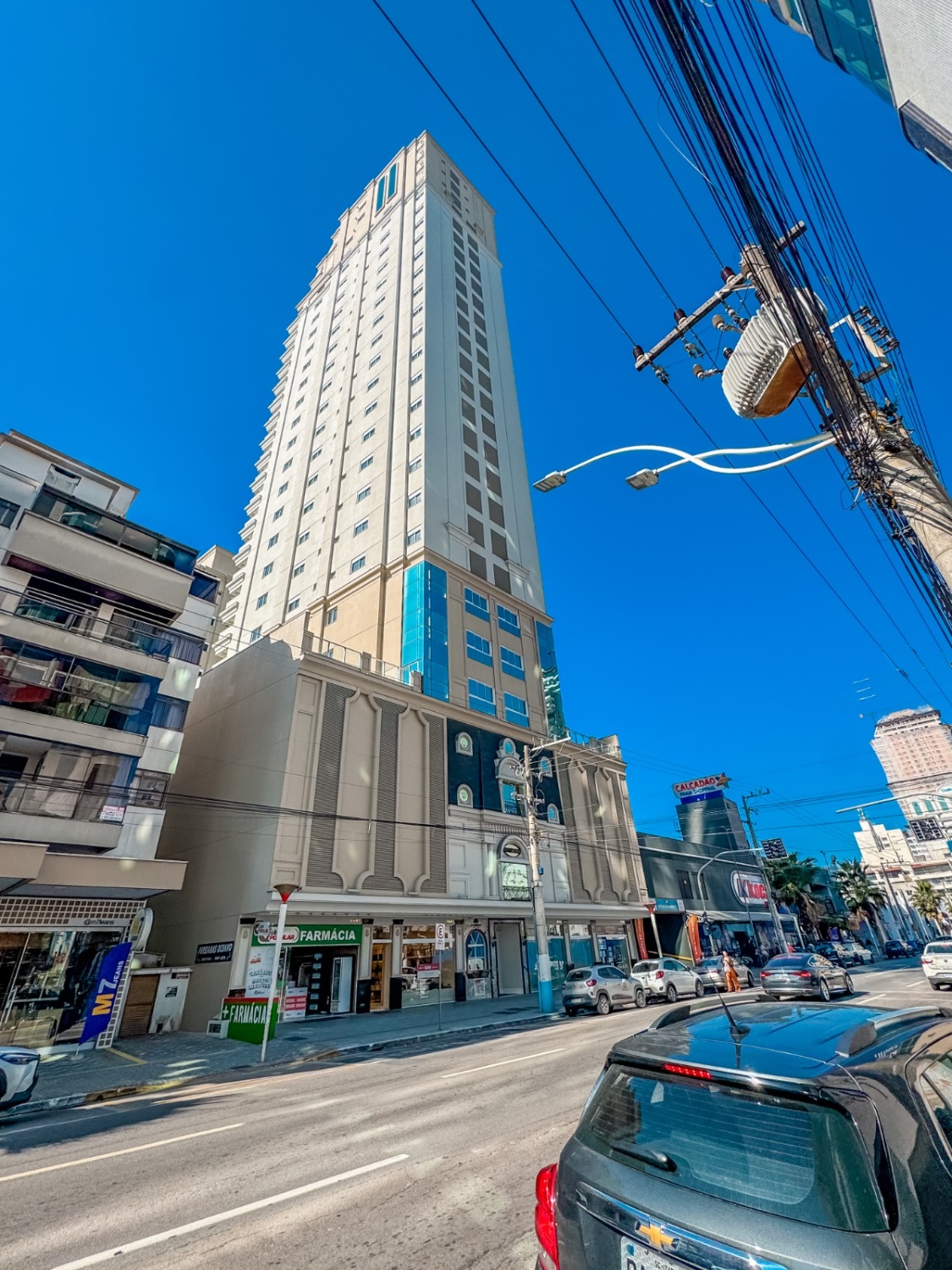 Apartamento no Edifício Le Biarritz em Itapema - foto 2