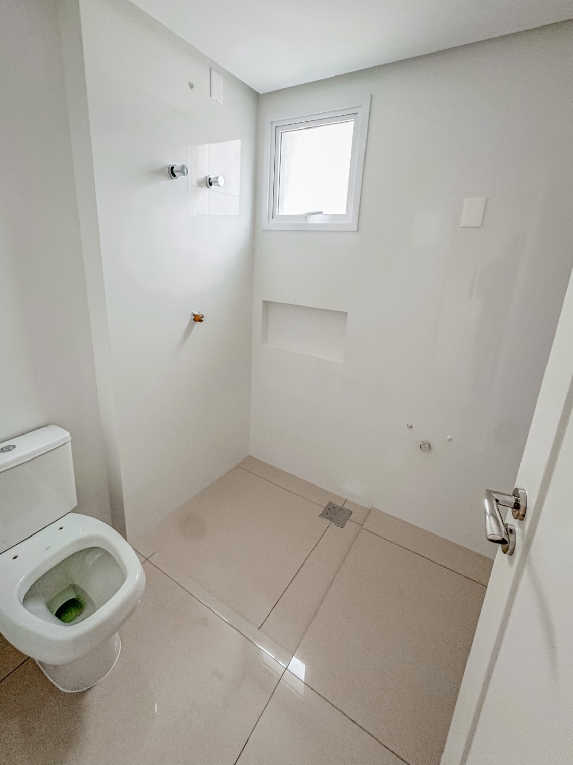 Apartamento no Edifício Le Biarritz em Itapema - foto 19