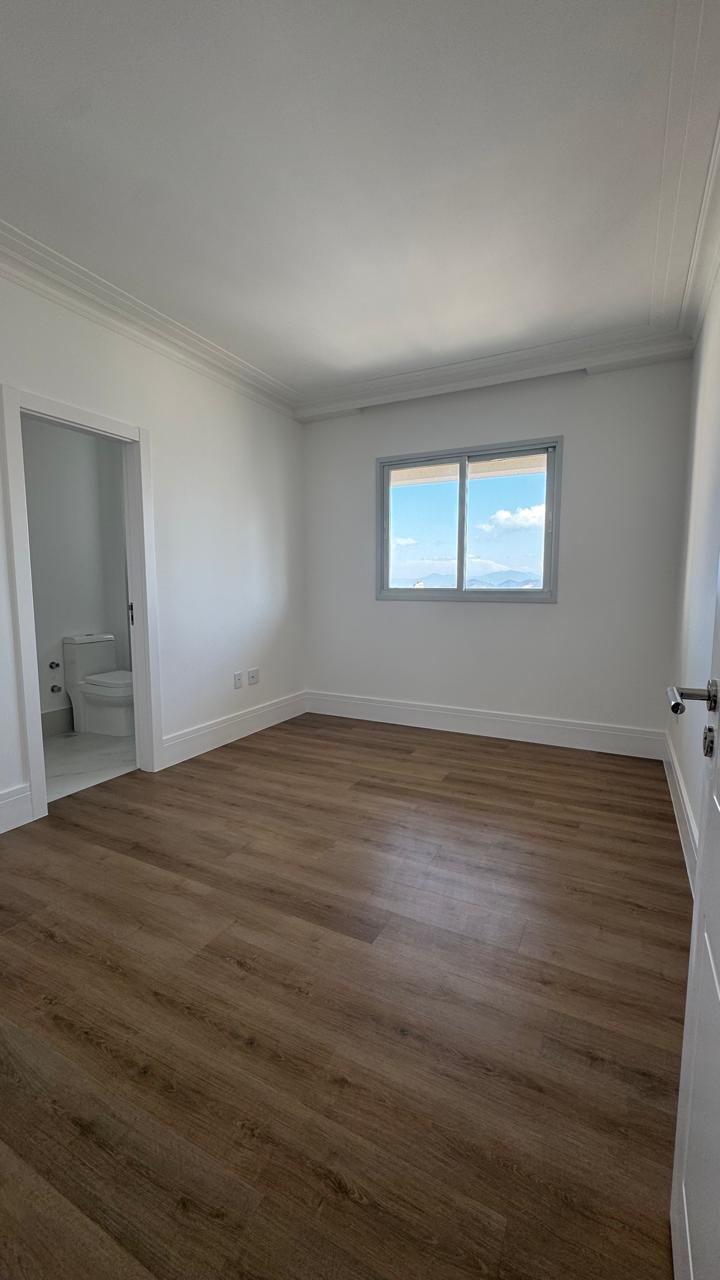 Apartamento no Edifício Belíssimo em Itapema - foto 12