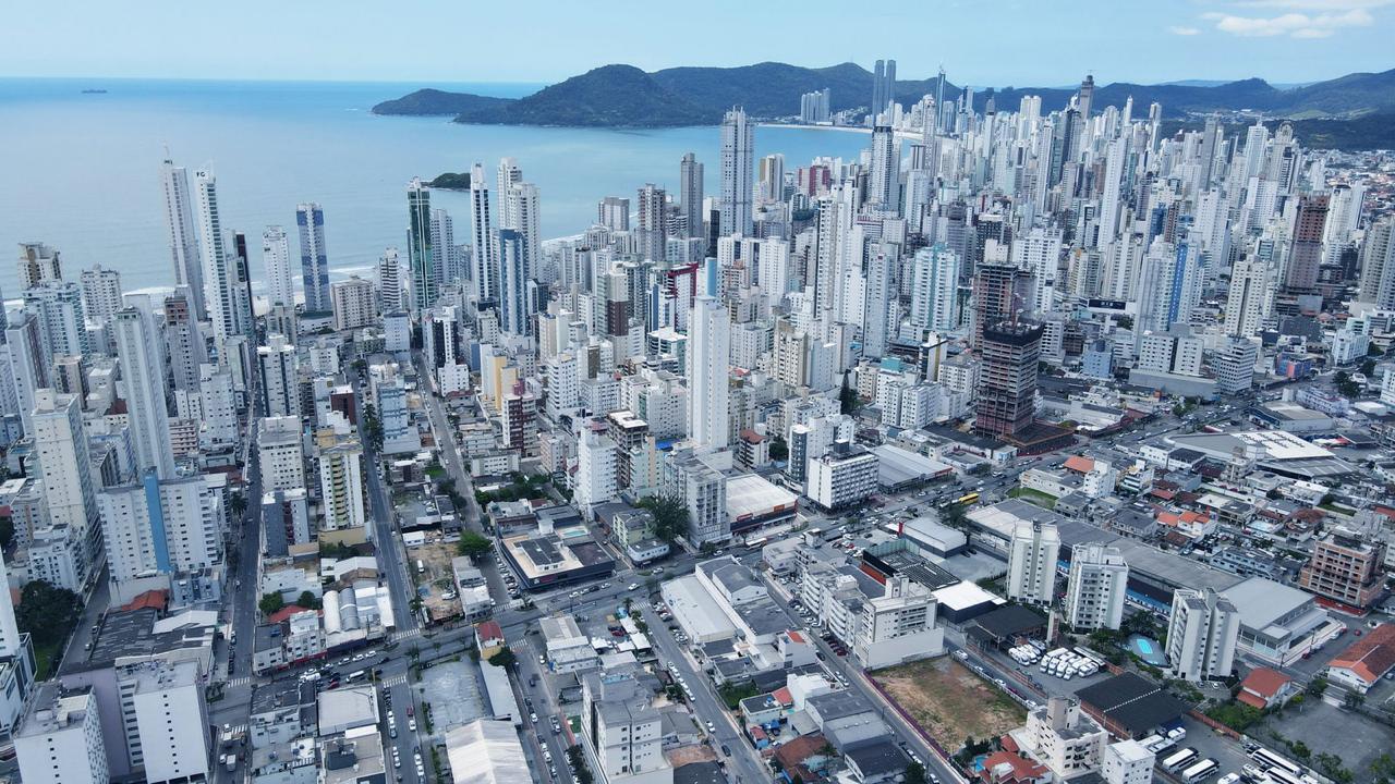 Apartamento no Ed. NF Moov Home Club em Balneário Camboriú - foto 4