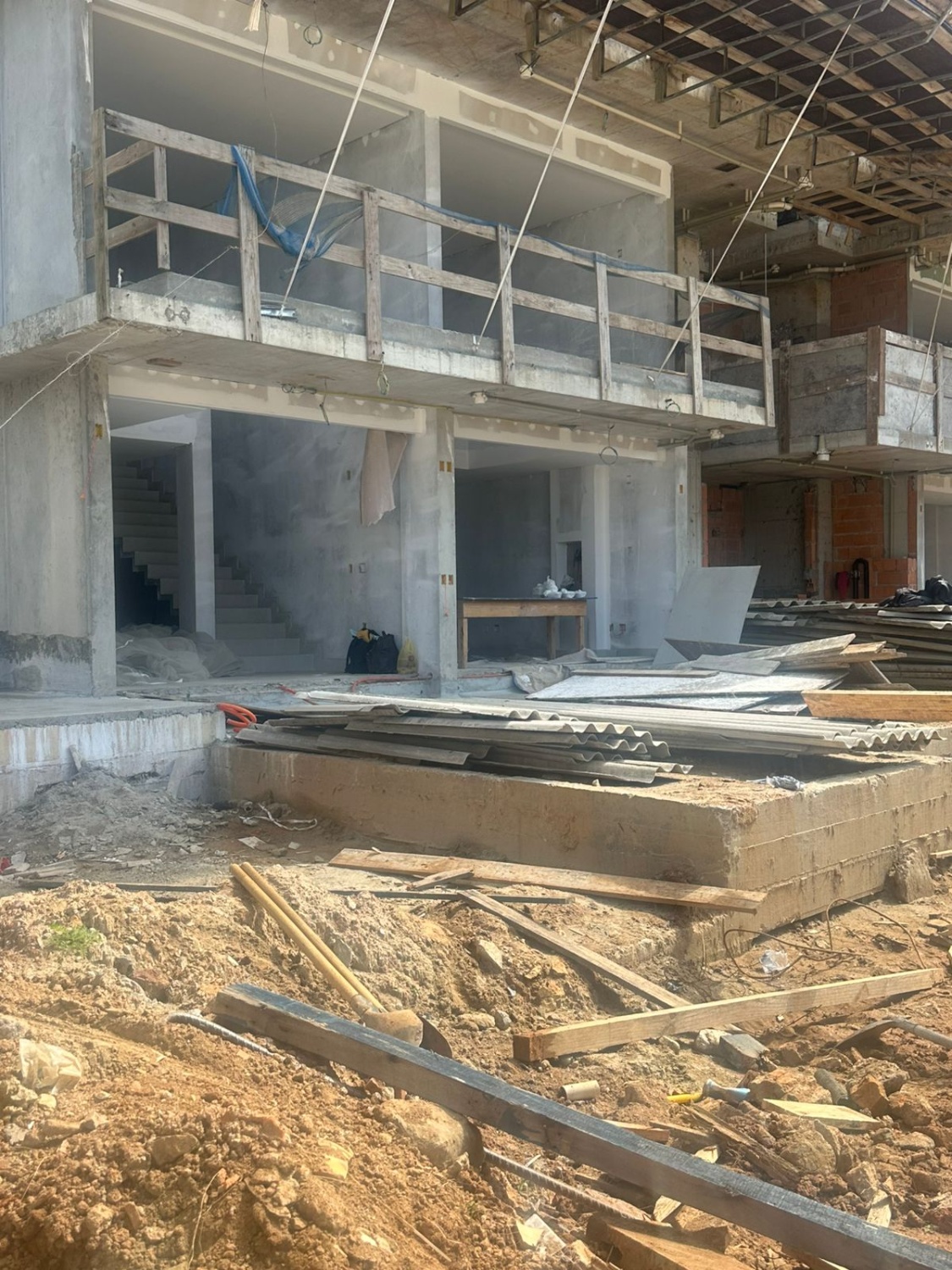 Apartamento no Ed. Jardins da Brava na Praia Brava - foto 5