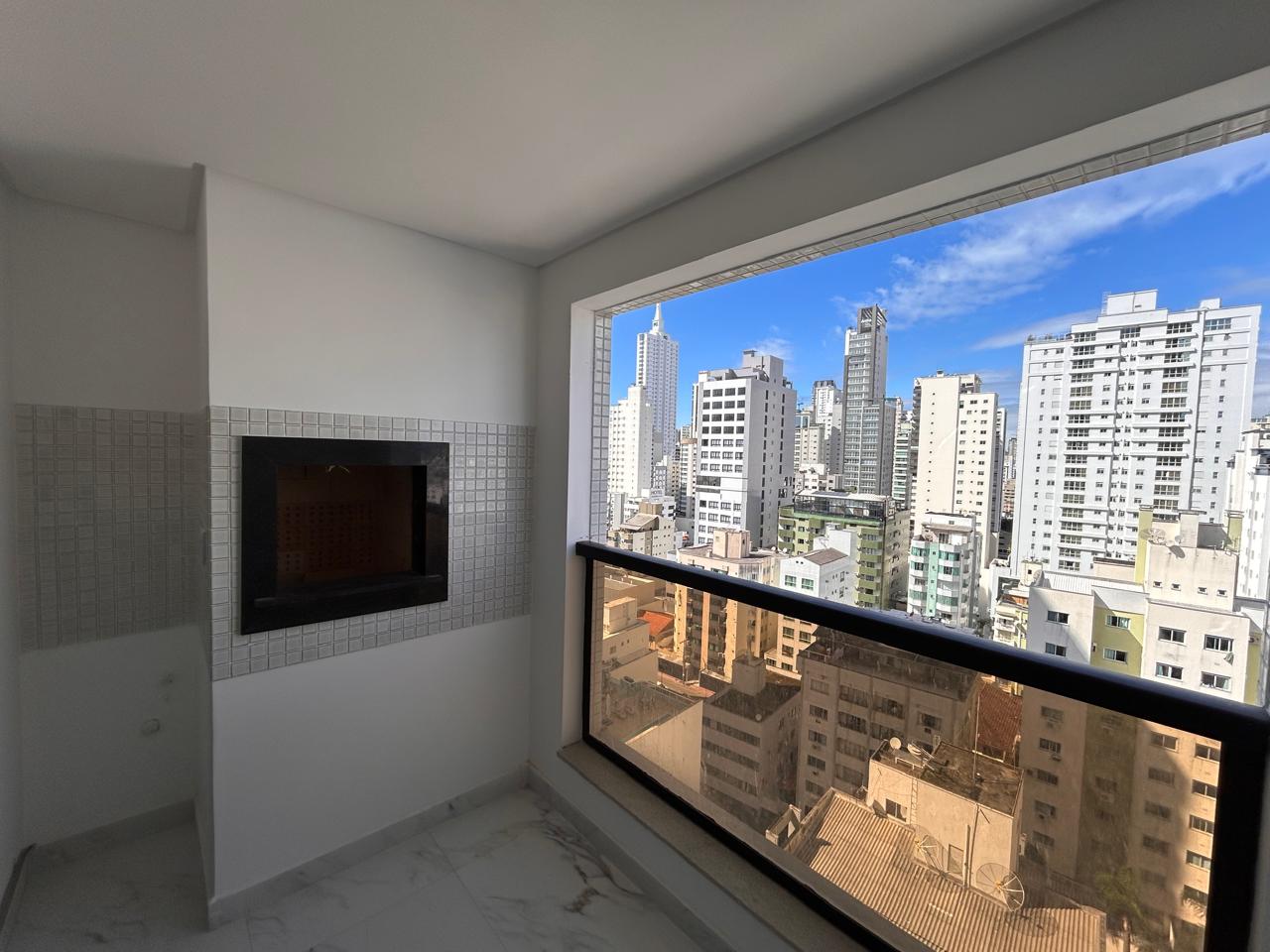 Apartamento no Ed. Paganini Tower em Balneário Camboriú - foto 2