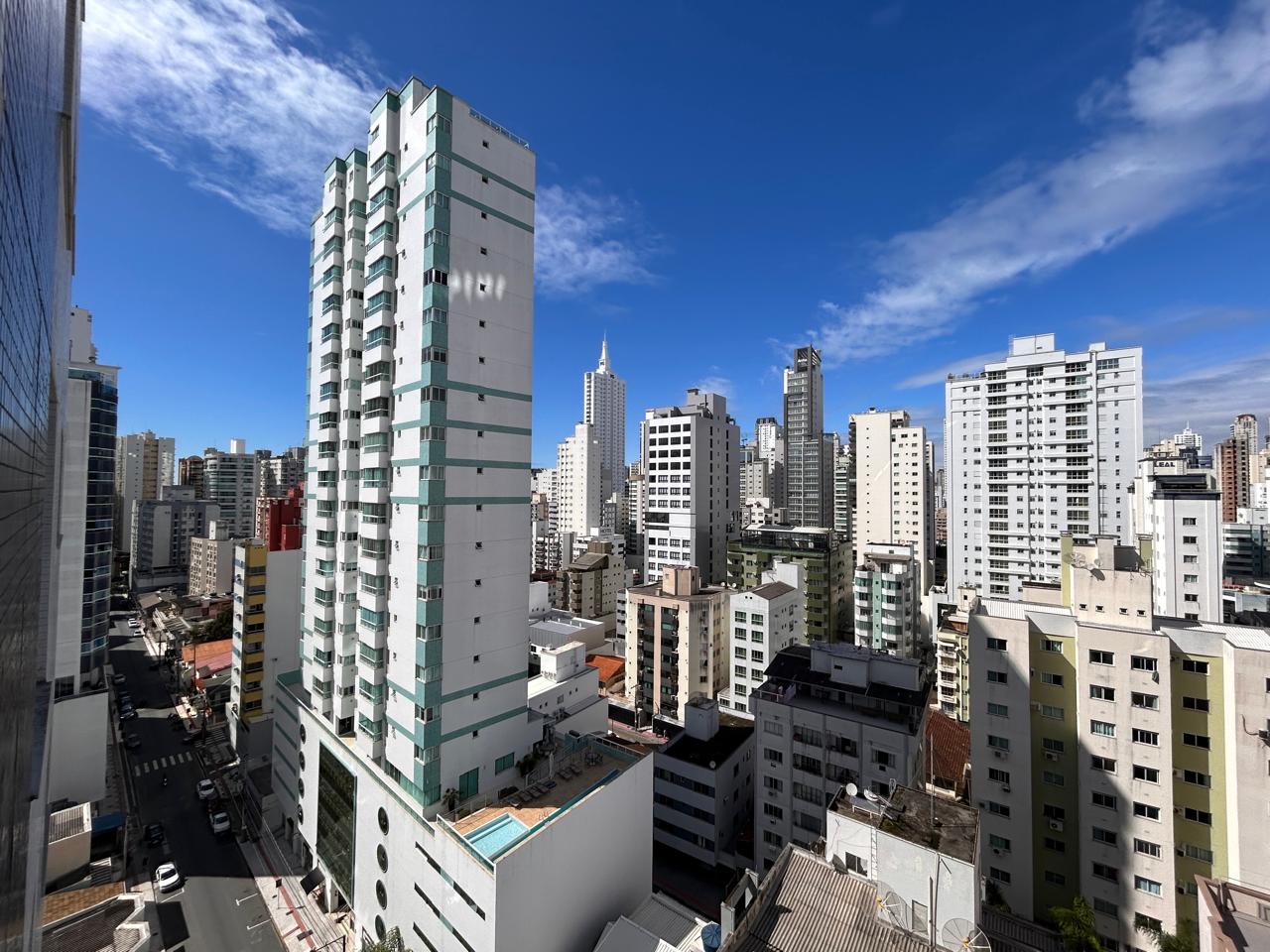 Apartamento no Ed. Paganini Tower em Balneário Camboriú - foto 3