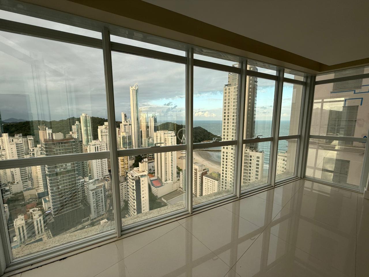Apartamento no Ed. Alameda Jardins em Balneário Camboriú - foto 7