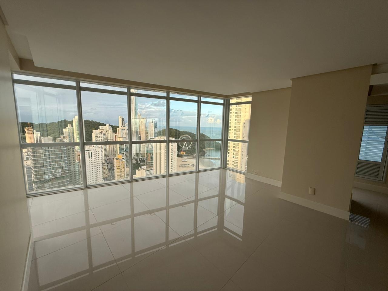 Apartamento no Ed. Alameda Jardins em Balneário Camboriú - foto 8