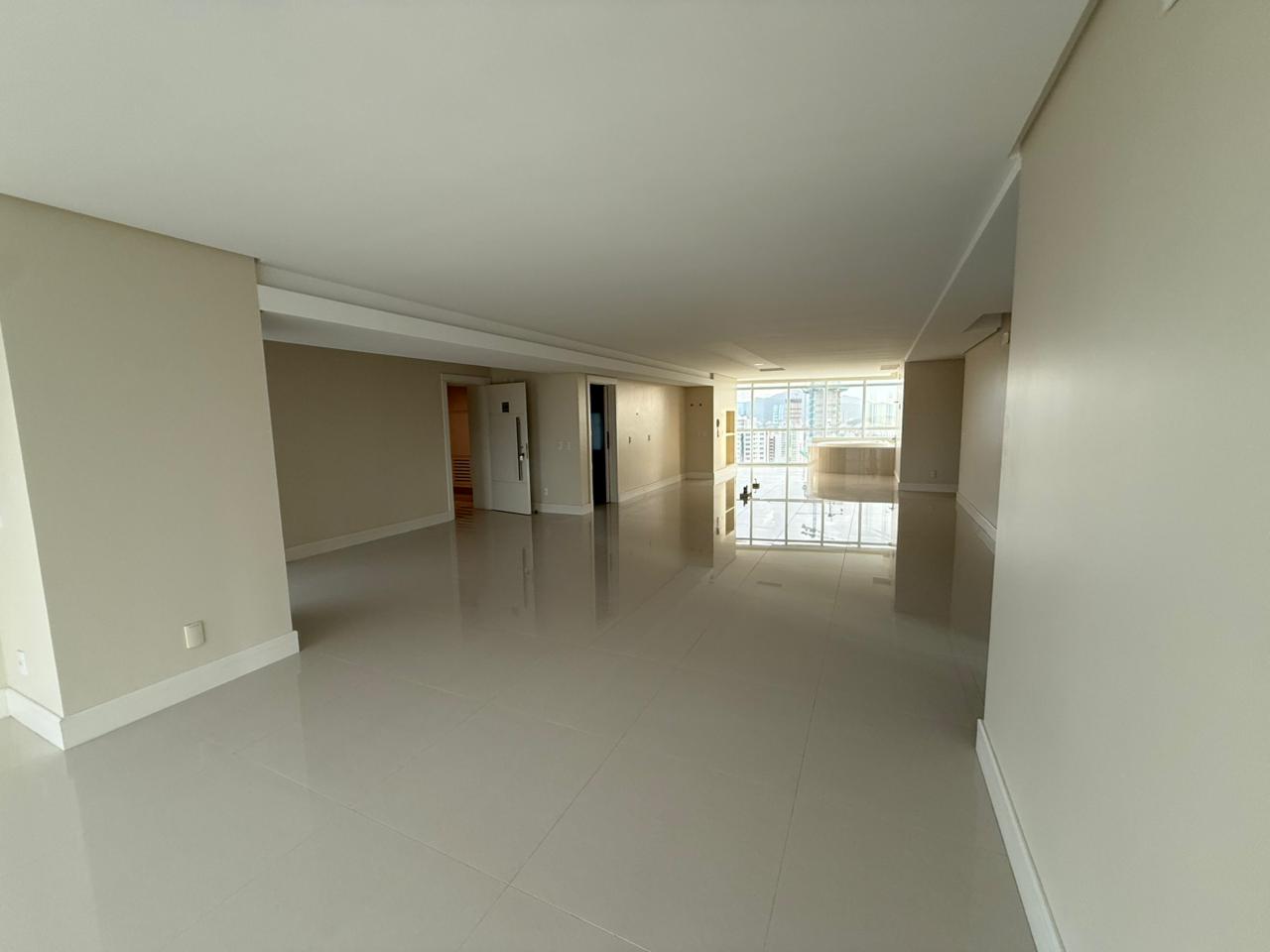 Apartamento no Ed. Alameda Jardins em Balneário Camboriú - foto 14
