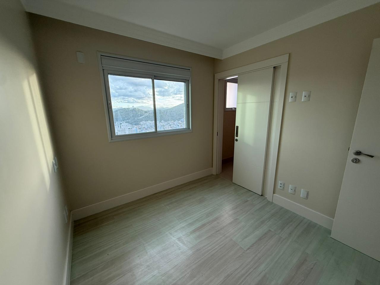 Apartamento no Ed. Alameda Jardins em Balneário Camboriú - foto 16
